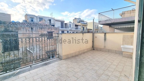 casa indipendente in vendita a Bagheria in zona Centro Città