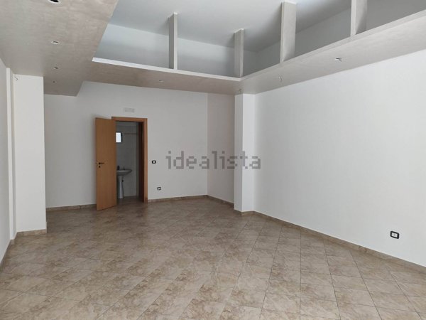 locale commerciale in vendita a Balestrate