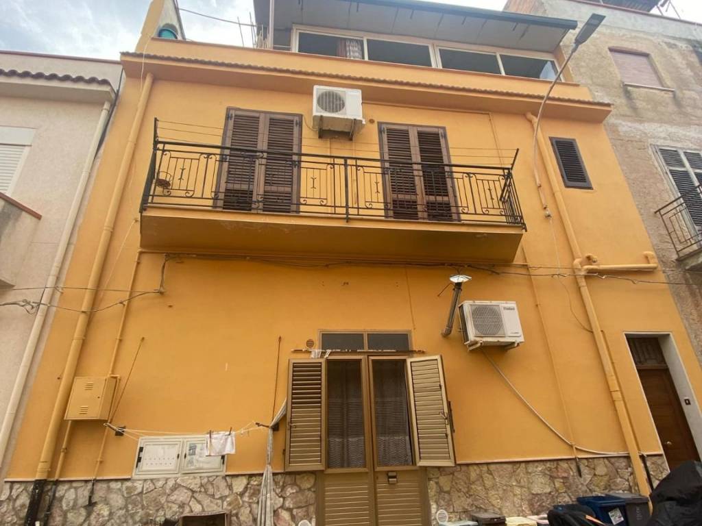 intera palazzina in vendita a Balestrate
