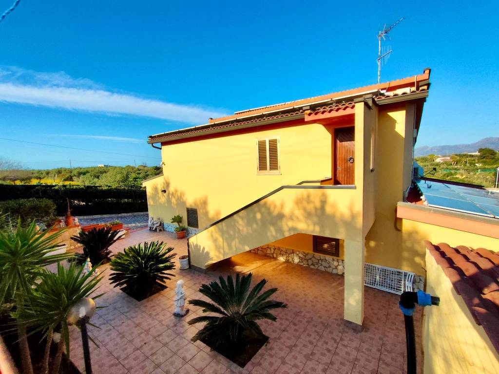 casa indipendente in vendita a Balestrate