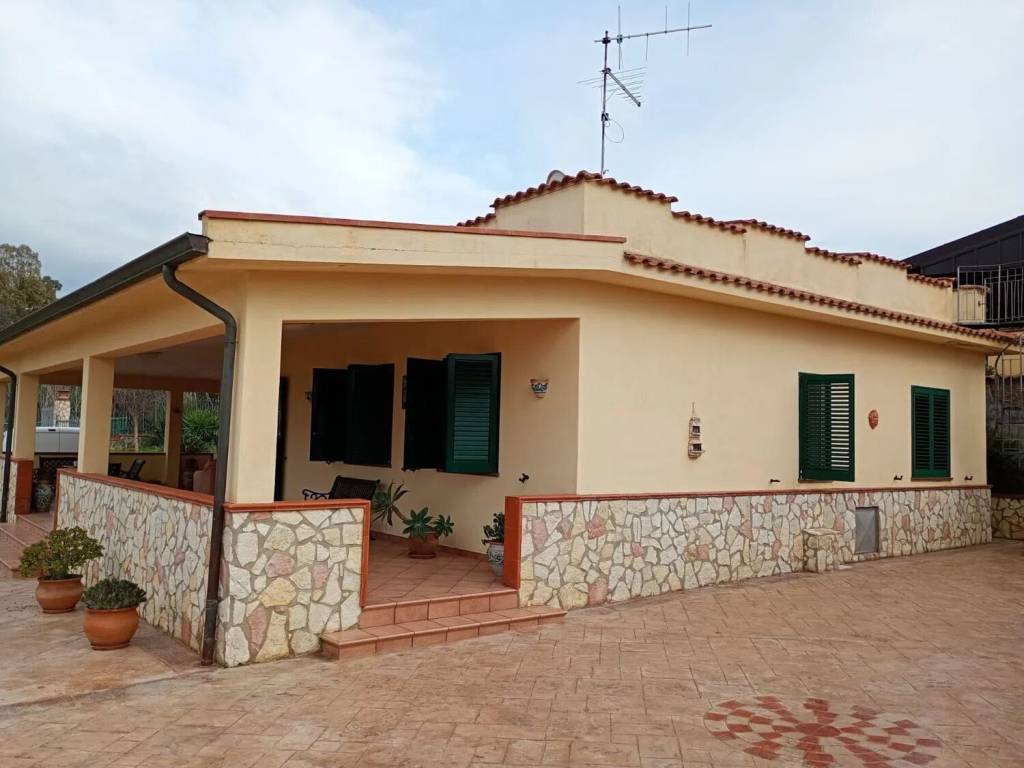casa indipendente in vendita a Balestrate