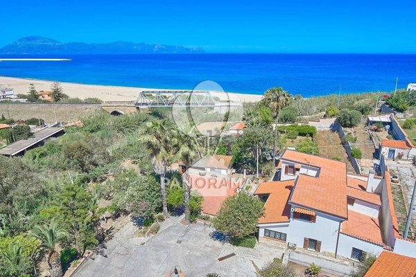 casa indipendente in vendita a Balestrate