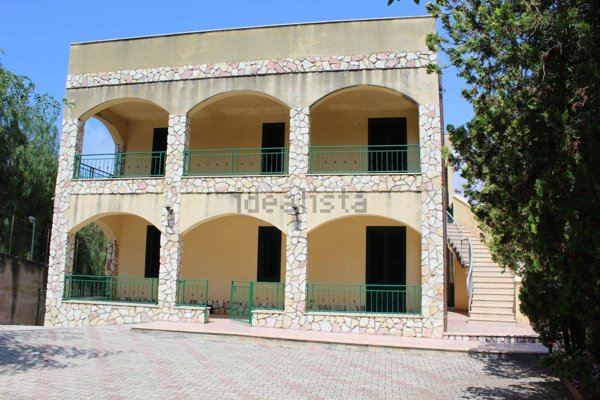 pentavano in vendita a Balestrate