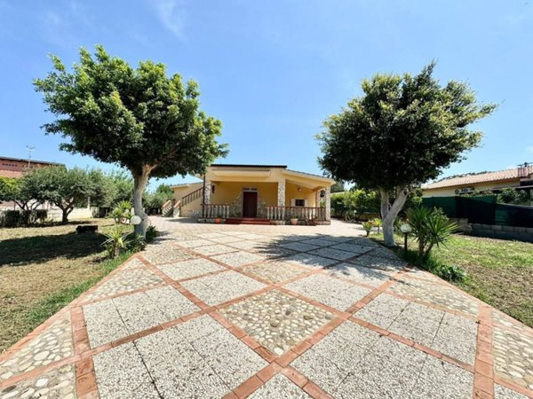 casa indipendente in vendita a Balestrate