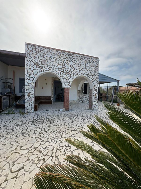 casa indipendente in vendita a Balestrate