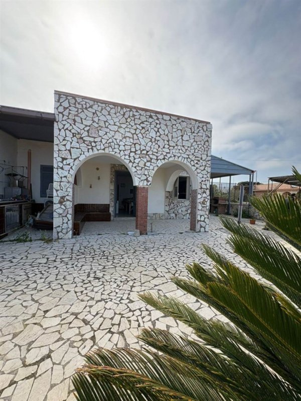 casa indipendente in vendita a Balestrate