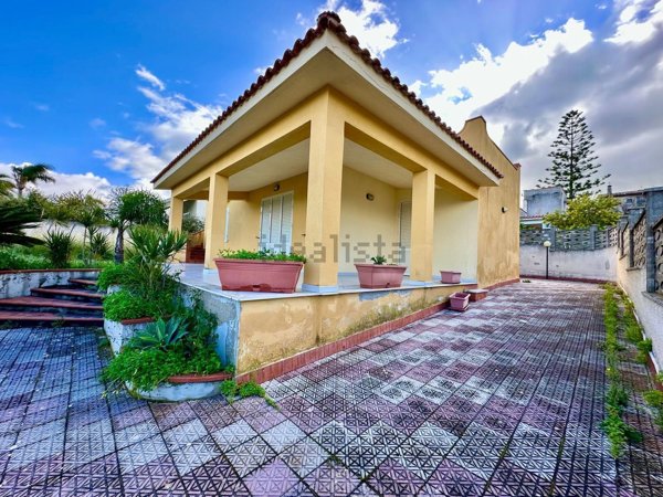 casa indipendente in vendita a Balestrate