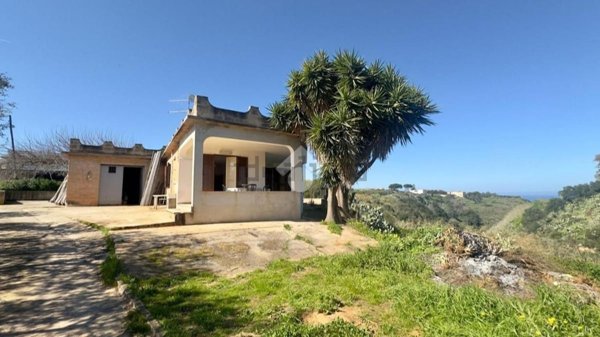 pentavano in vendita a Balestrate