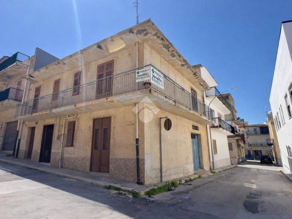 pentavano in vendita a Balestrate