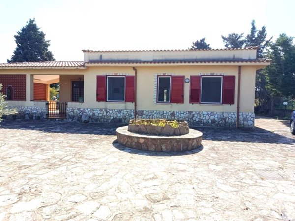 casa indipendente in vendita a Balestrate