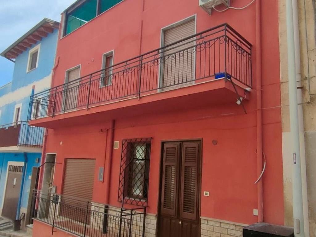 intera palazzina in vendita a Balestrate
