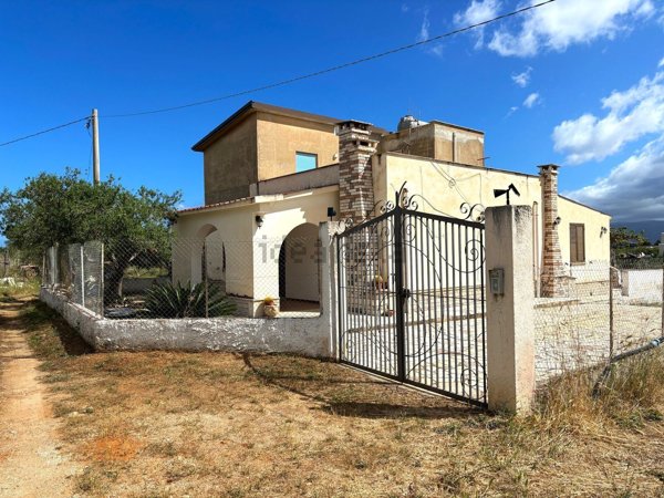 casa indipendente in vendita a Balestrate