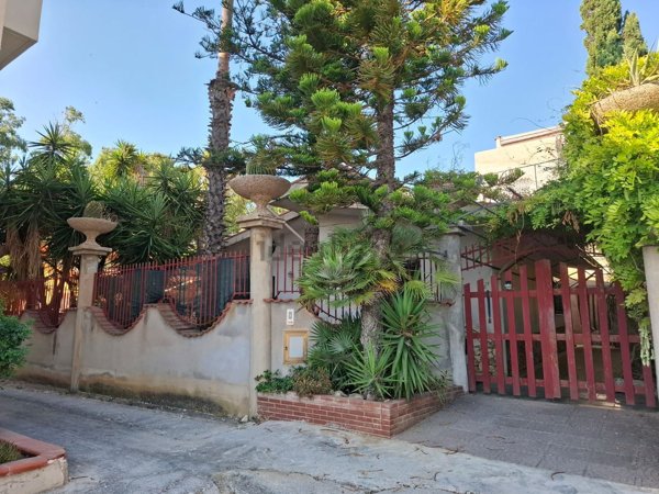 casa indipendente in vendita a Balestrate
