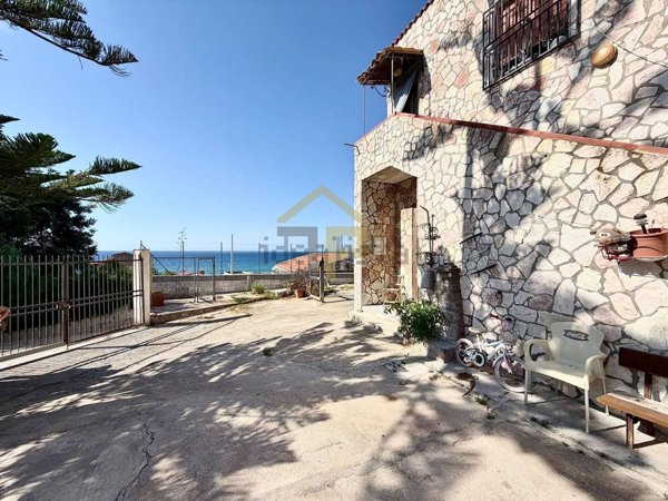 casa indipendente in vendita a Balestrate