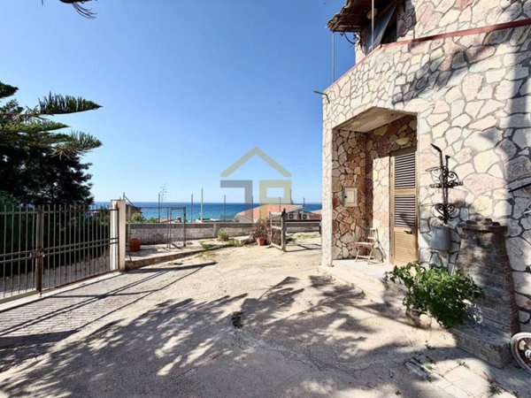 casa indipendente in vendita a Balestrate