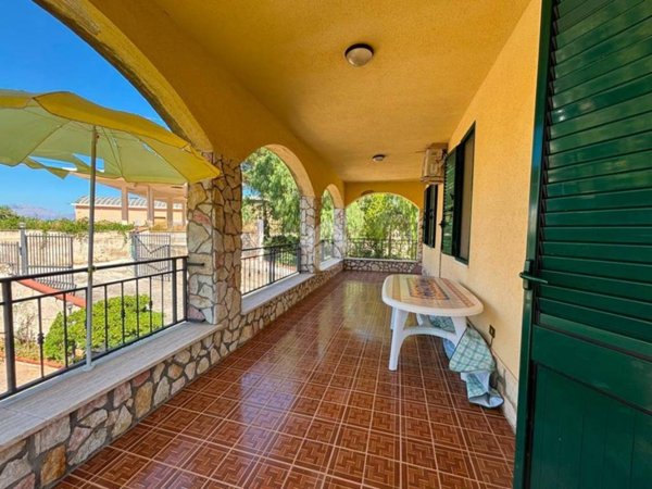 casa indipendente in vendita a Balestrate