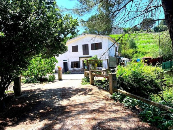 casa indipendente in vendita a Baucina