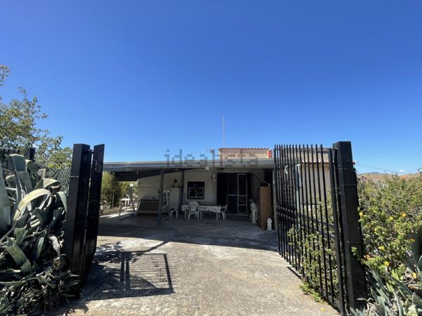 casa indipendente in vendita a Baucina
