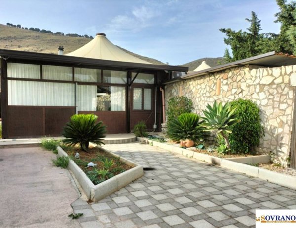 negozio in vendita a Belmonte Mezzagno