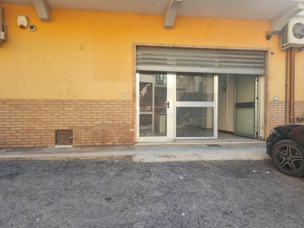 negozio in vendita a Belmonte Mezzagno