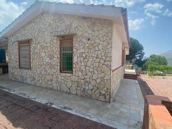 casa indipendente in vendita a Belmonte Mezzagno