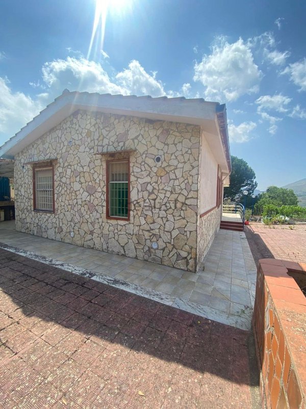 casa indipendente in vendita a Belmonte Mezzagno