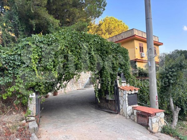 casa indipendente in vendita a Belmonte Mezzagno