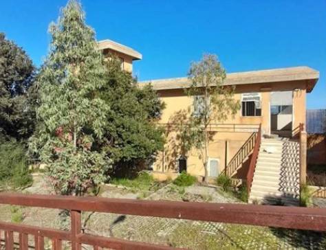 locale commerciale in vendita a Belmonte Mezzagno