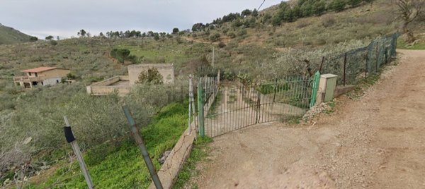 pentavano in vendita a Belmonte Mezzagno