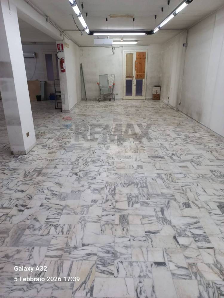 negozio in vendita a Belmonte Mezzagno