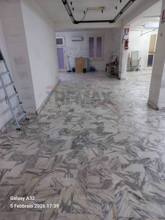 negozio in vendita a Belmonte Mezzagno