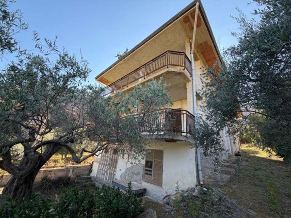casa indipendente in vendita a Belmonte Mezzagno