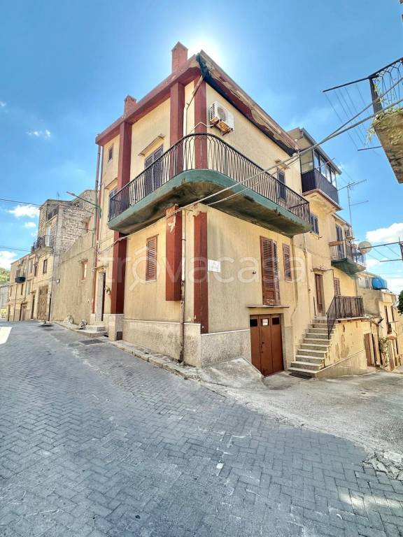 casa indipendente in vendita a Bisacquino