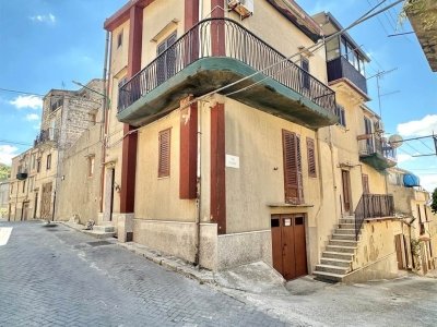 casa indipendente in vendita a Bisacquino