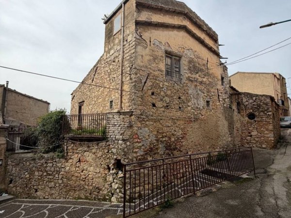 intera palazzina in vendita a Bisacquino