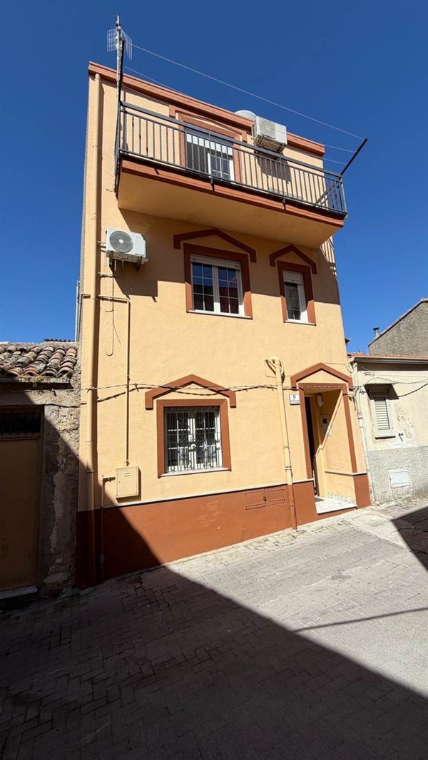 casa indipendente in vendita a Bisacquino