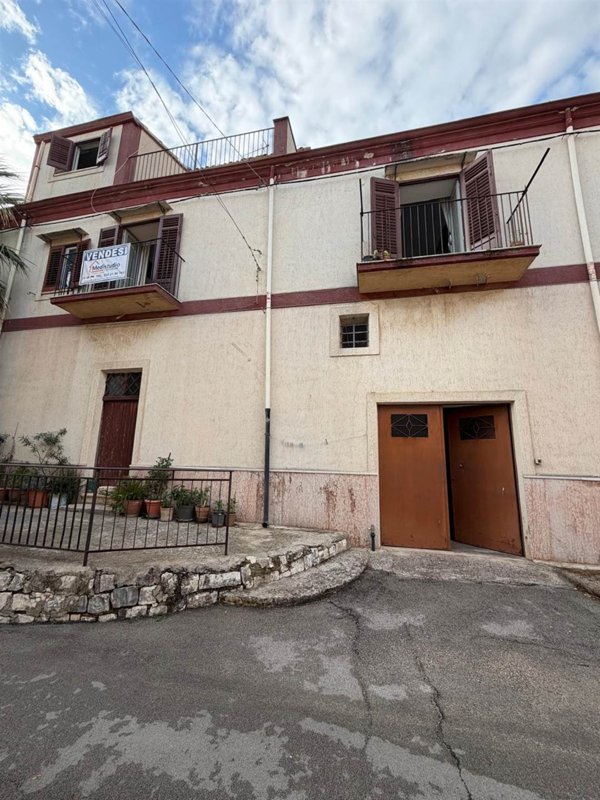casa indipendente in vendita a Bisacquino
