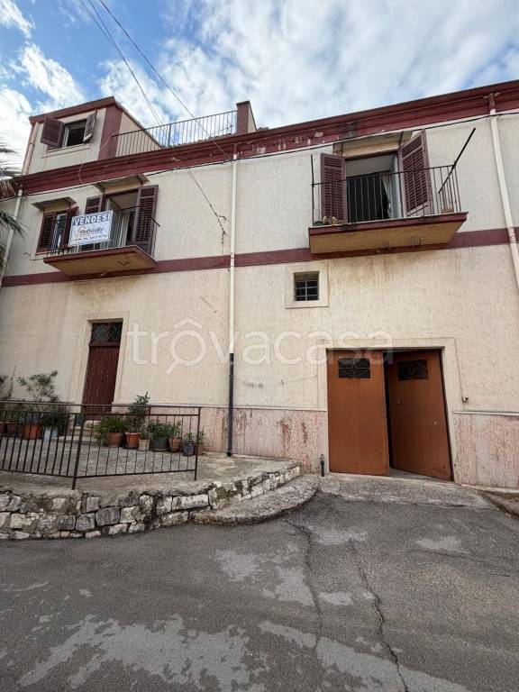casa indipendente in vendita a Bisacquino