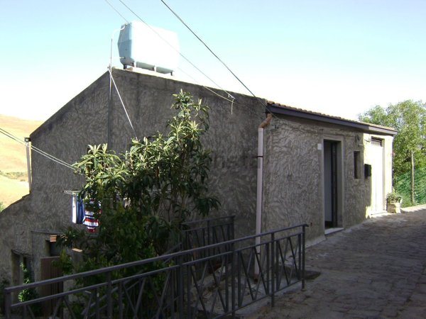 casa indipendente in vendita a Bompietro