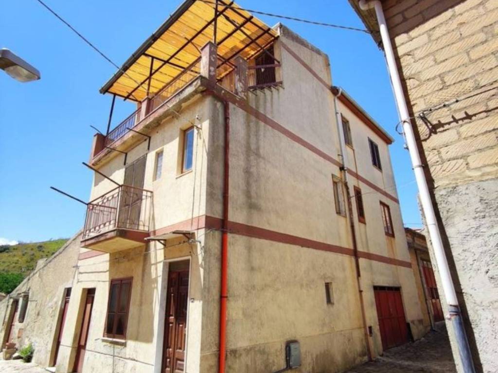 casa indipendente in vendita a Bompietro