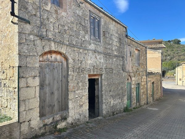 pentavano in vendita a Bompietro