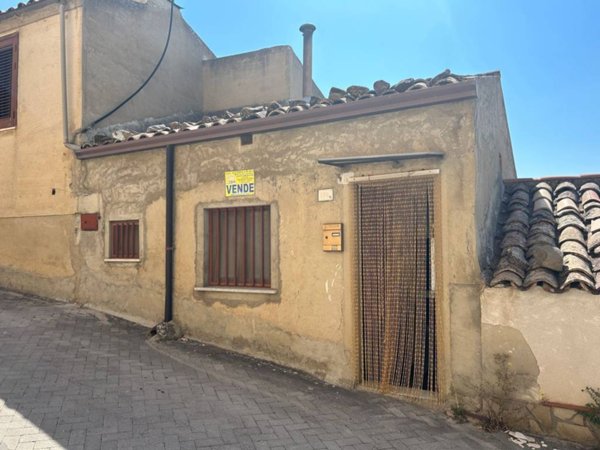 casa indipendente in vendita a Bompietro