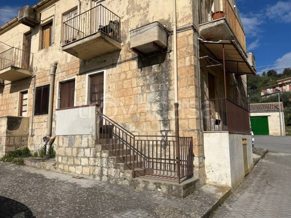 appartamento in vendita a Bompietro