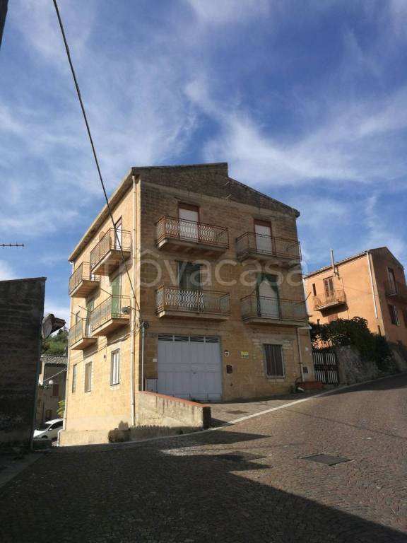 casa indipendente in vendita a Bompietro