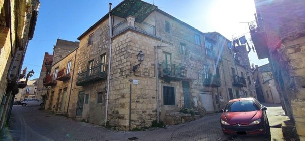 casa indipendente in vendita a Bompietro