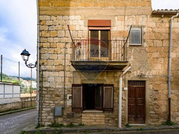 casa indipendente in vendita a Bompietro