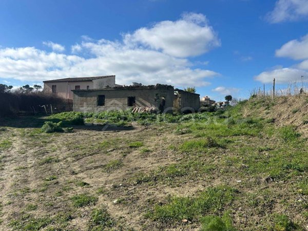 locale commerciale in vendita a Bompietro