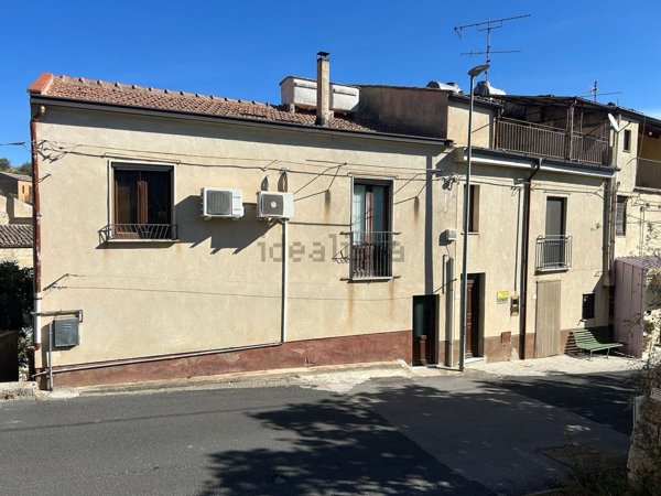 casa indipendente in vendita a Bompietro