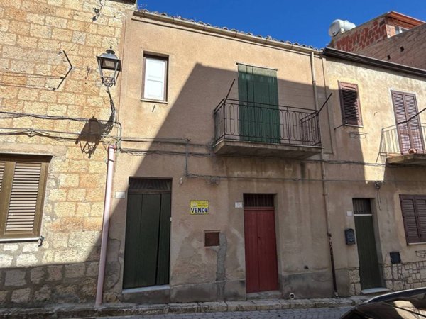 casa indipendente in vendita a Bompietro