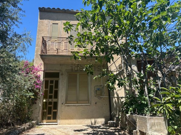 casa indipendente in vendita a Bompietro